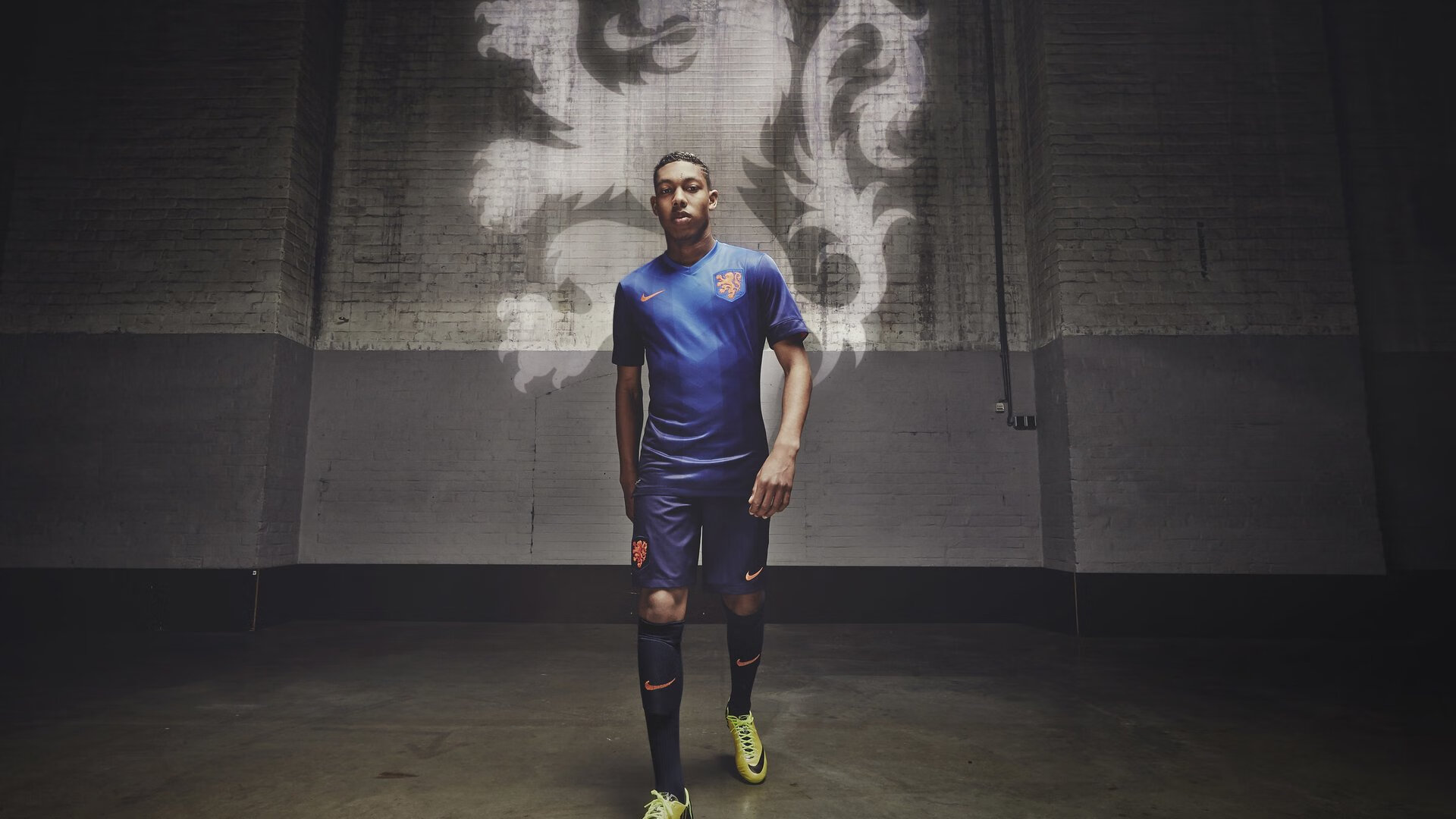 开云体育app-东决关键战之夜，当伊布用压制级发挥撕碎篮球的傲慢边界