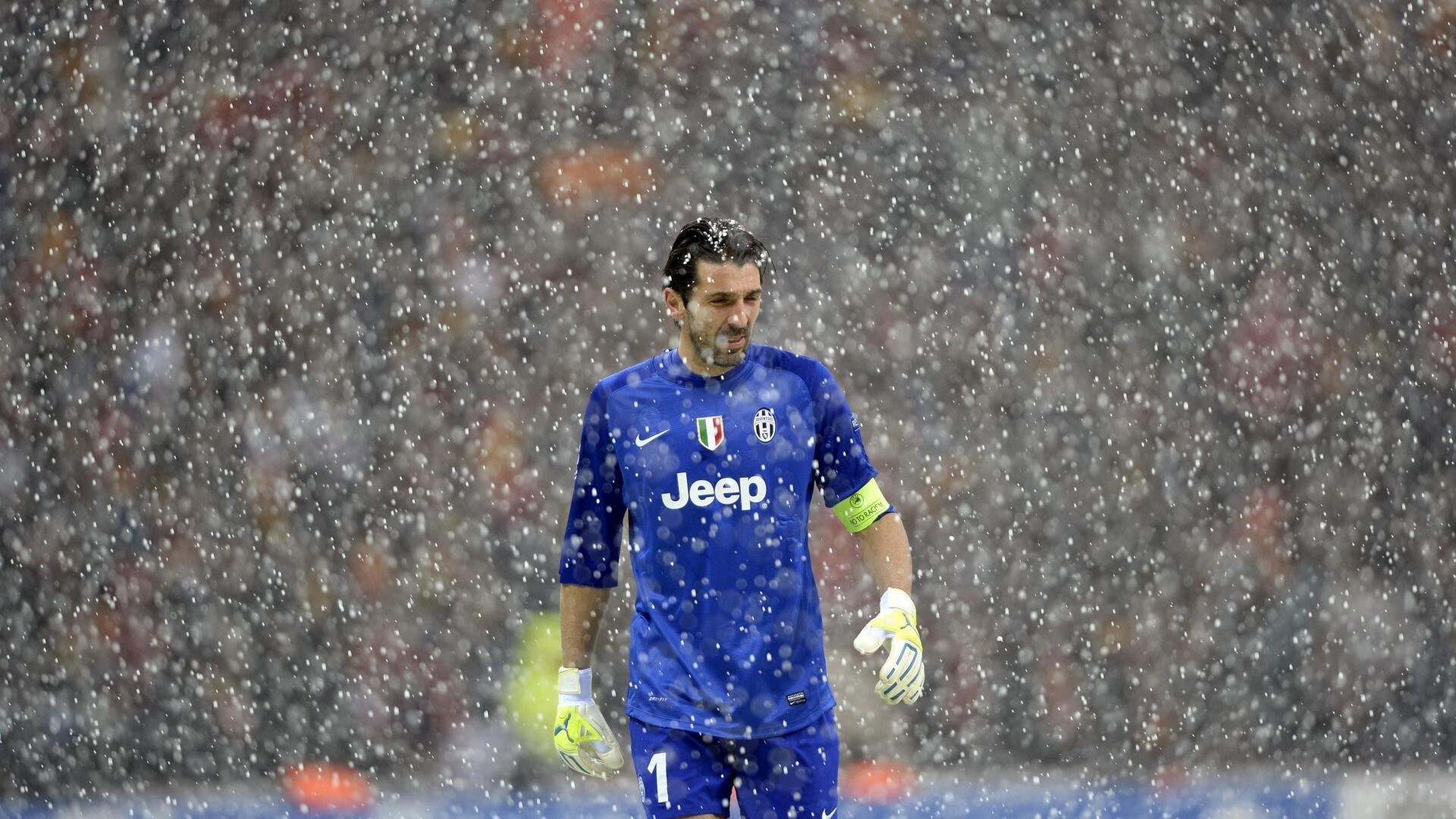 开云平台-沙漠风暴席卷绿茵,乌兹别克斯坦演绎完美攻防,库尔图瓦神勇难阻败局